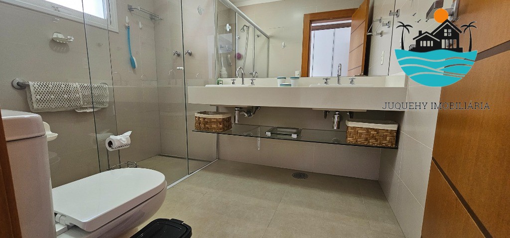 Casa em condomínio pé na areia - Temporada, com 5 suítes, 1 térrea, serviço de praia, acomodação para 14 pessoas, 4 vagas Juquehy Imobiliária