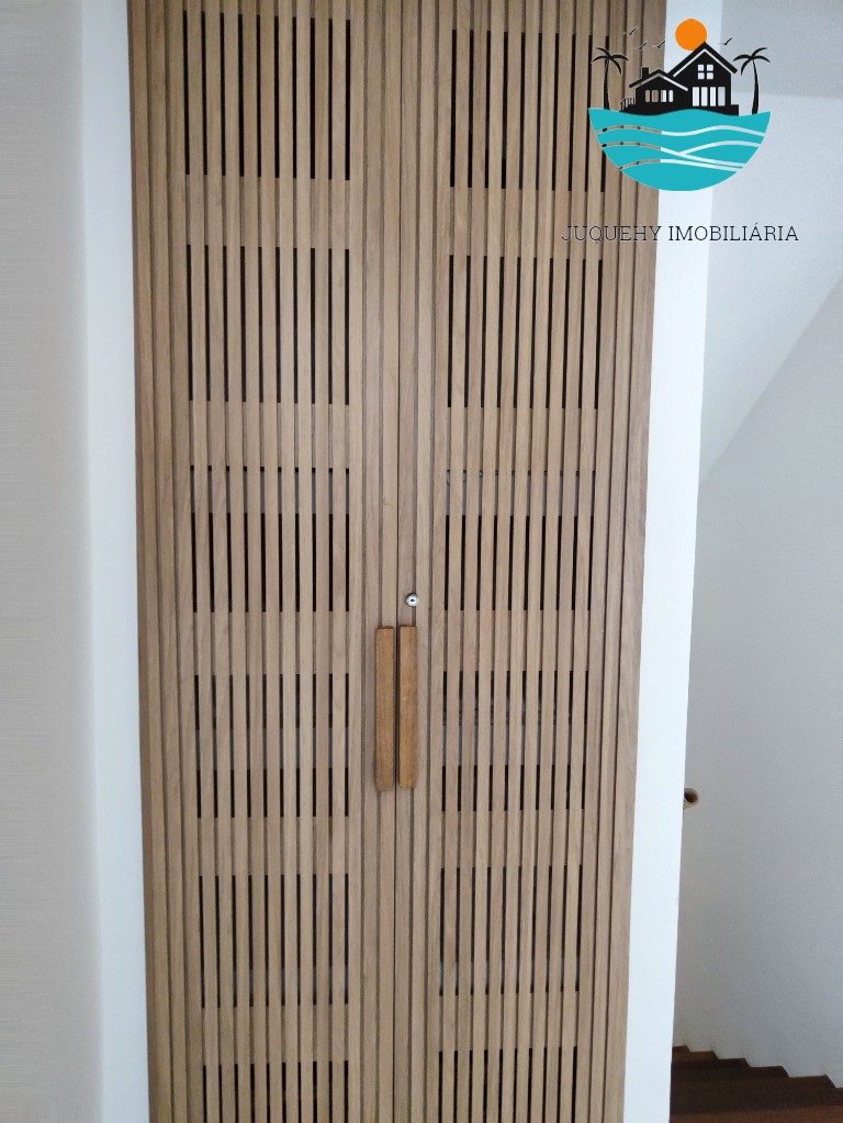 Casa Pé na Areia Juquehy, com 5 suítes, lado direito da praia, Sala de TV, 06 banheios, 02 vagas para Auto, max. 10 pessoas Juquehy Imobiliária