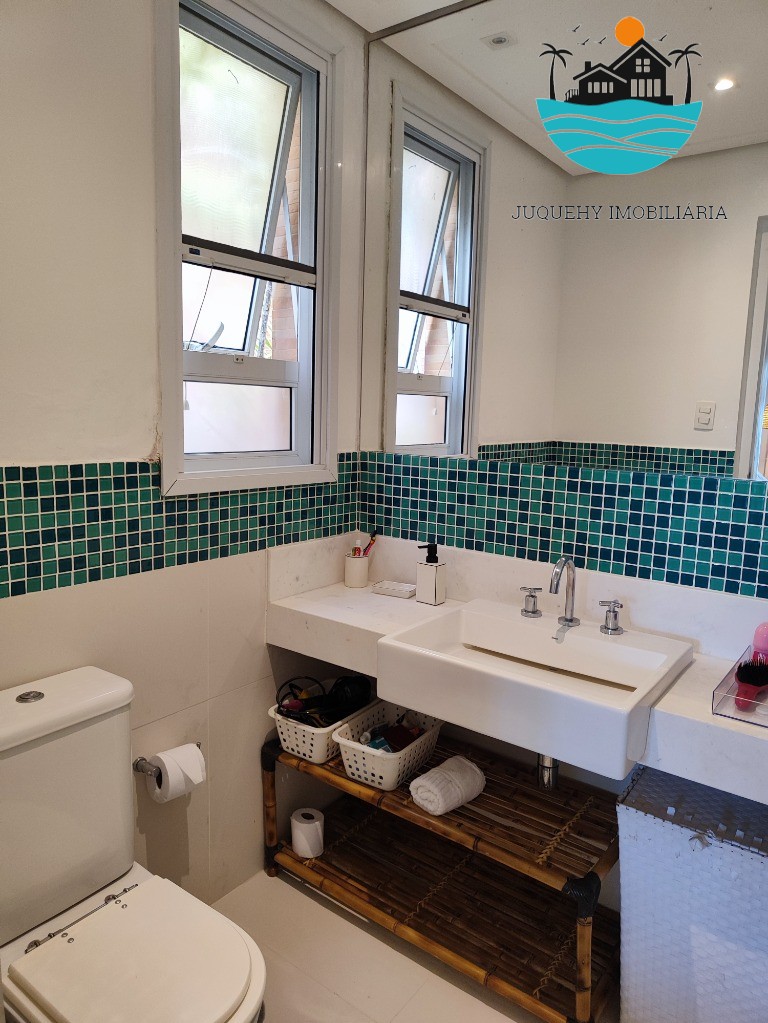 Casa Pé na Areia Juquehy, com 5 suítes, lado direito da praia, Sala de TV, 06 banheios, 02 vagas para Auto, max. 10 pessoas Juquehy Imobiliária