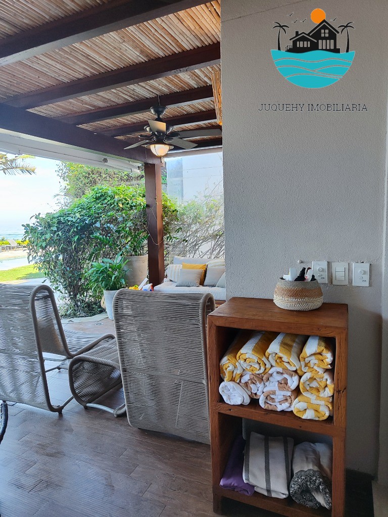 Casa Pé na Areia Juquehy, com 5 suítes, lado direito da praia, Sala de TV, 06 banheios, 02 vagas para Auto, max. 10 pessoas Juquehy Imobiliária