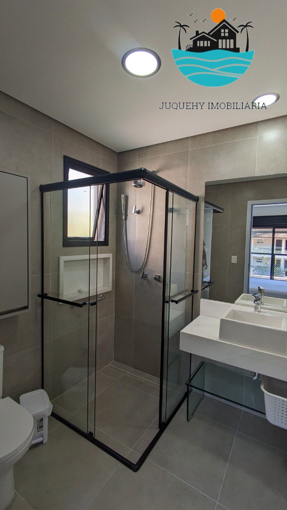 Casa a venda em condomínio pé na areia em Juquehy, aluguel de Tempora, 5 Suítes, Terraço gourment, piscina priv. 02 vagas auto Juquehy Imobiliária
