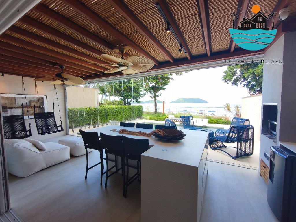 Casa Pé na Areia a venda em Juquehy, 4 Suítes, Piscina privativa com vista para o Mar, serviço de praia, 02 vagas auto Juquehy Imobiliária