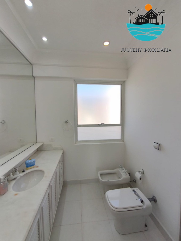 Casa pé na areia para venda e aluguel de temporada em Juquehy, com piscina, churrasqueira, max 12 pessoas Juquehy Imobiliária