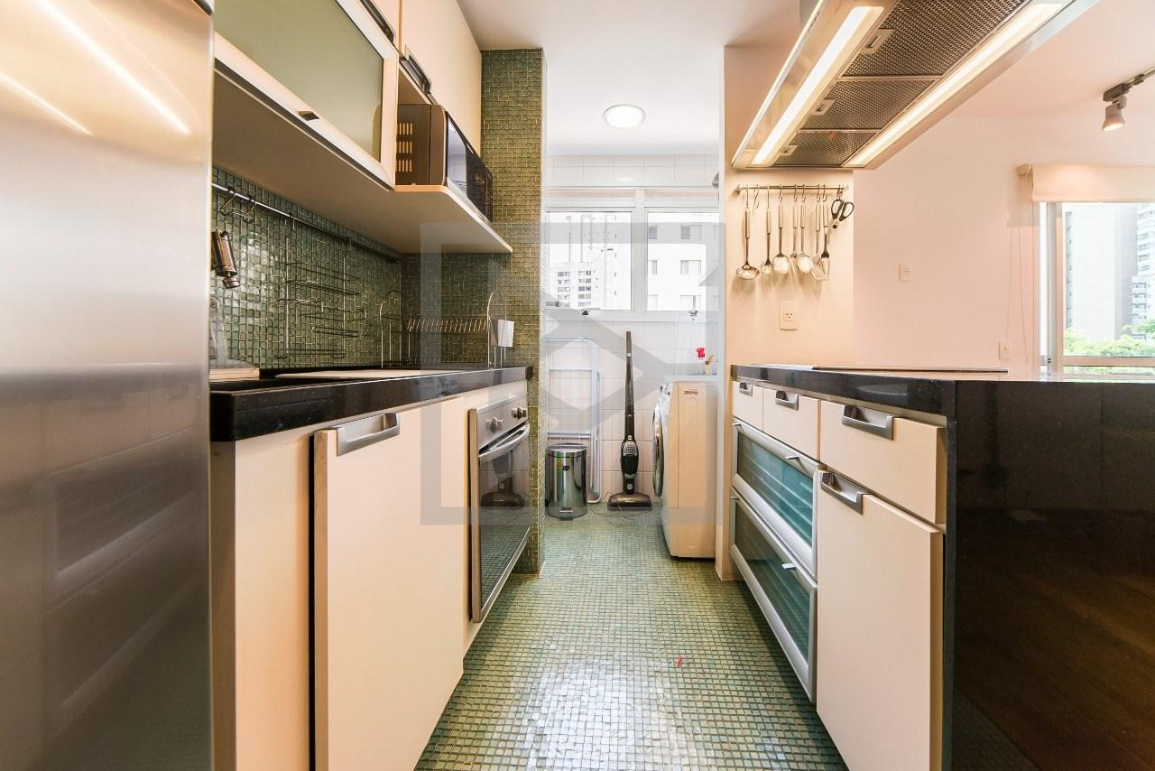 Apartamento para venda 74m², 1 dormitório, sendo 1 suíte, 2 vagas - Moema