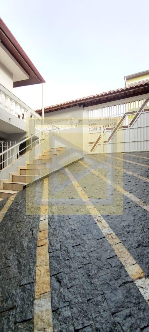 Casa para Venda - 300m², 4 dormitórios, sendo 2 suites, 4 vagas - Vila dos Remédios