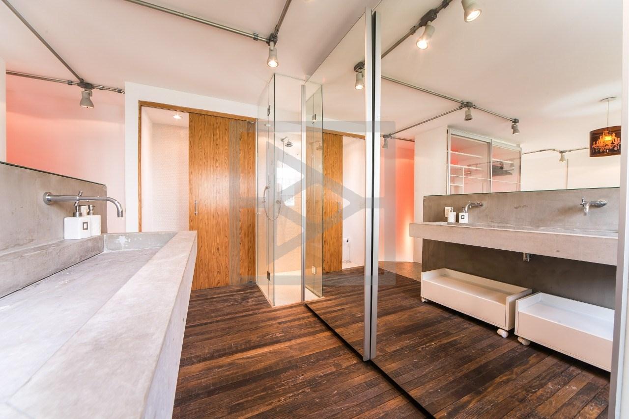 Apartamento para venda 74m², 1 dormitório, sendo 1 suíte, 2 vagas - Moema