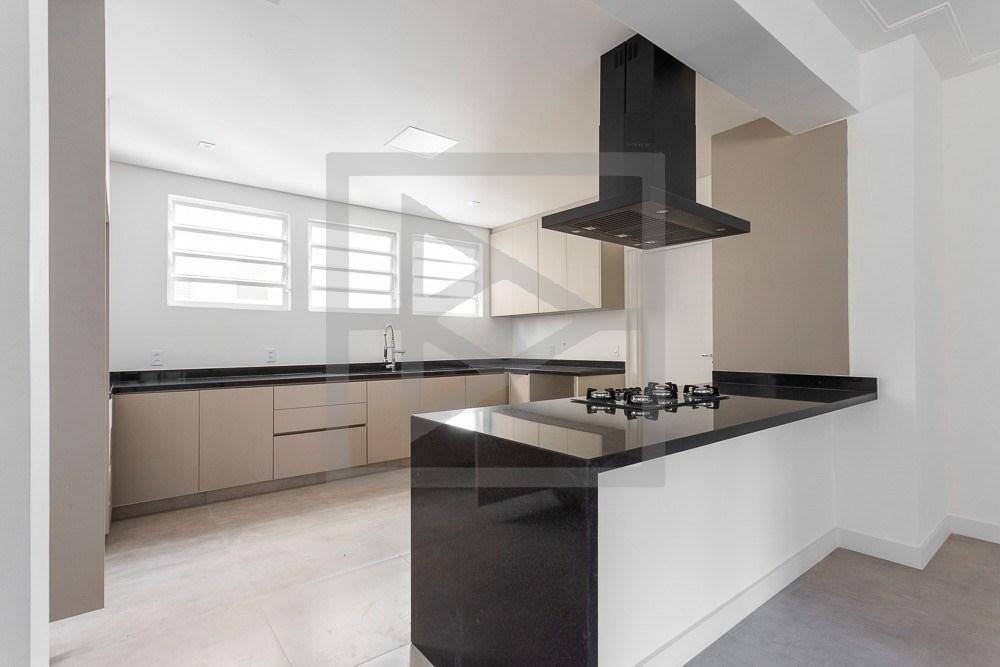Apartamento para Venda - 252m², 3 dormitórios, sendo 1 suites, 2 vagas - Jardim Paulista