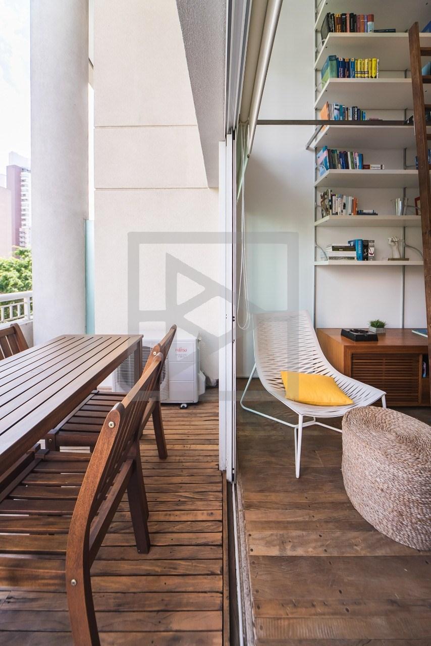 Apartamento para venda 74m², 1 dormitório, sendo 1 suíte, 2 vagas - Moema