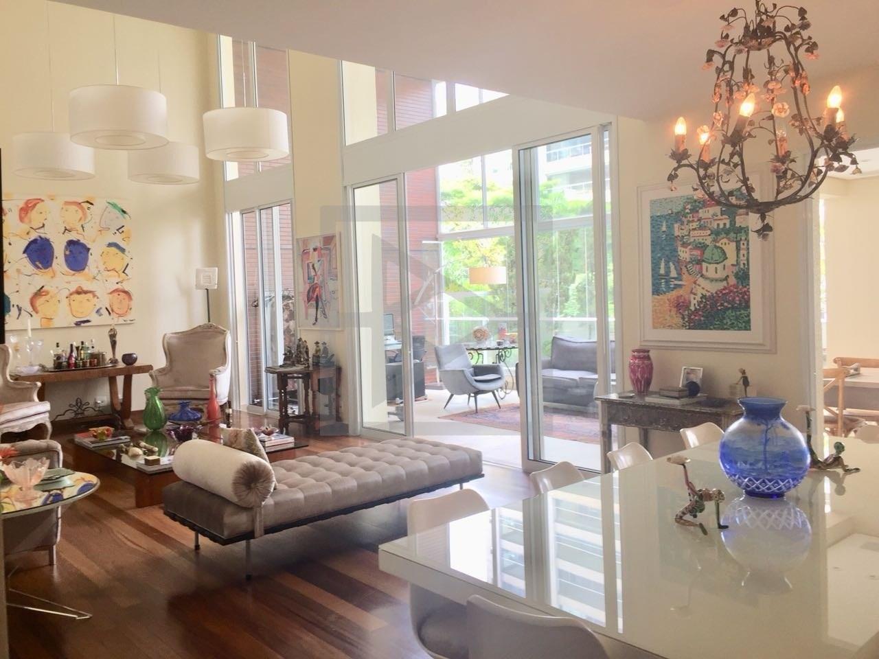 Apartamento para Venda - 293m², 3 dormitórios, sendo 3 suites, 3 vagas - Campo Belo