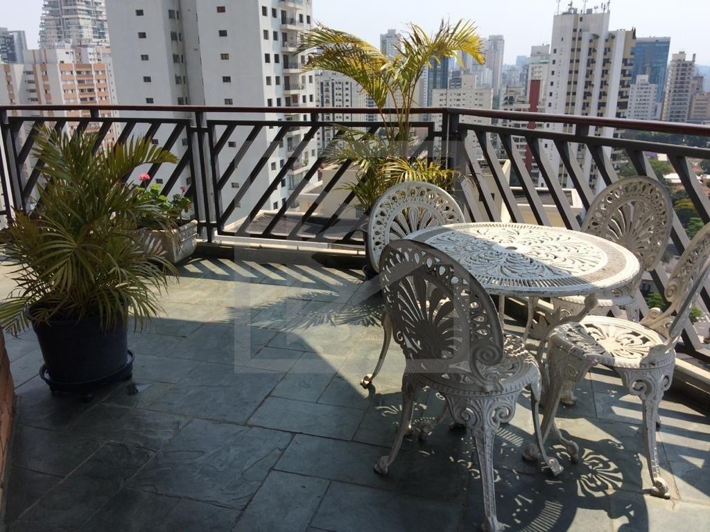Apartamento para Venda - 216m², 4 dormitórios, sendo 2 suites, 3 vagas - Campo Belo