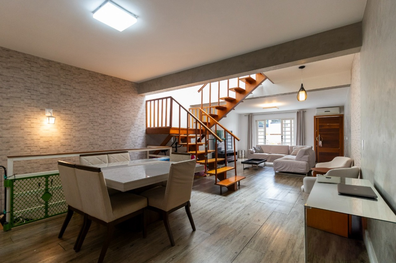 Casa, 3 quartos, 243 m² - Foto 1
