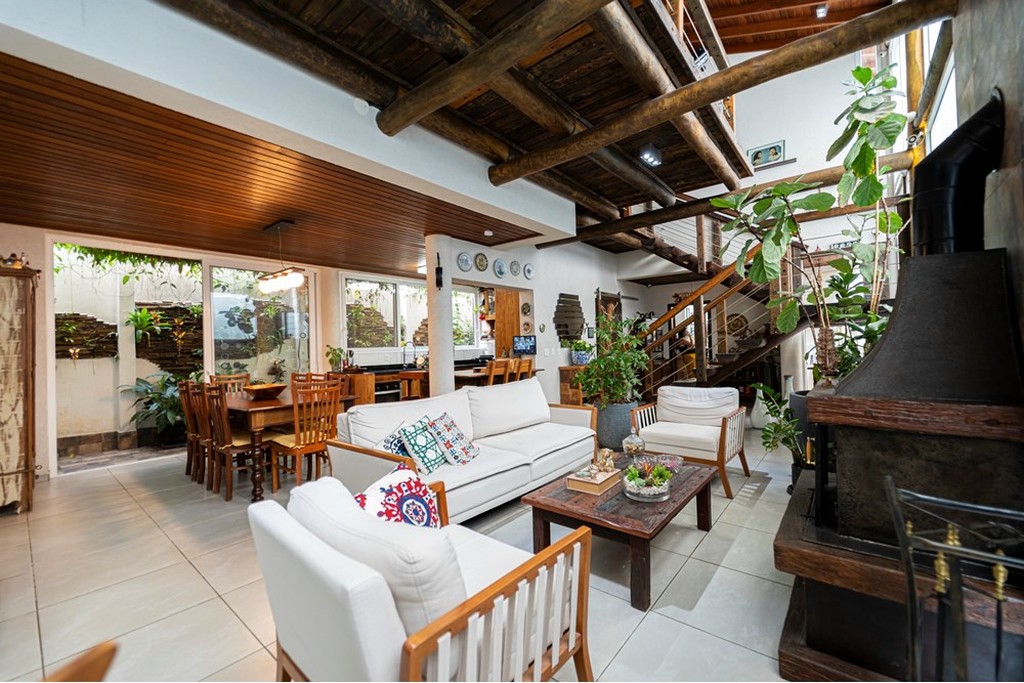 Casa, 4 quartos, 326 m² - Foto 1