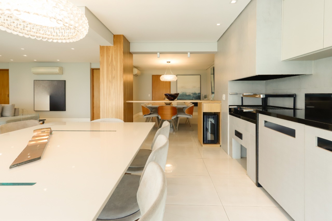 Apartamento, 3 quartos, 241 m² - Foto 2