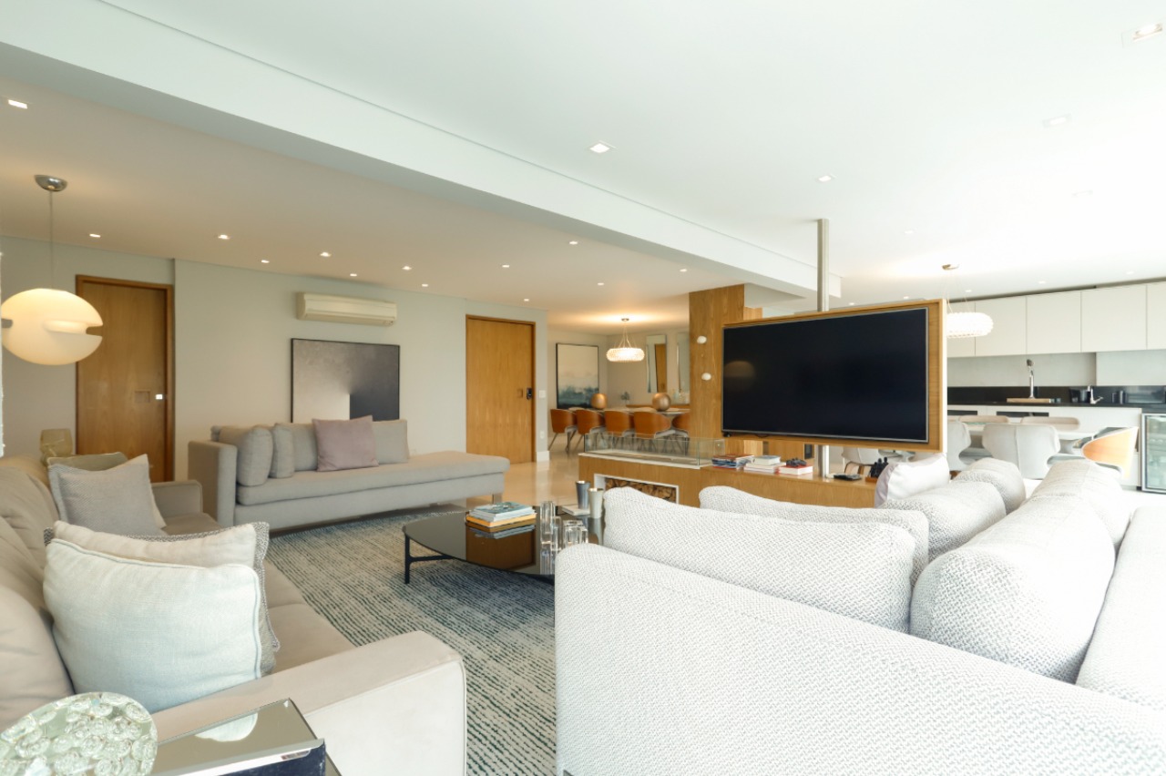 Apartamento, 3 quartos, 241 m² - Foto 1