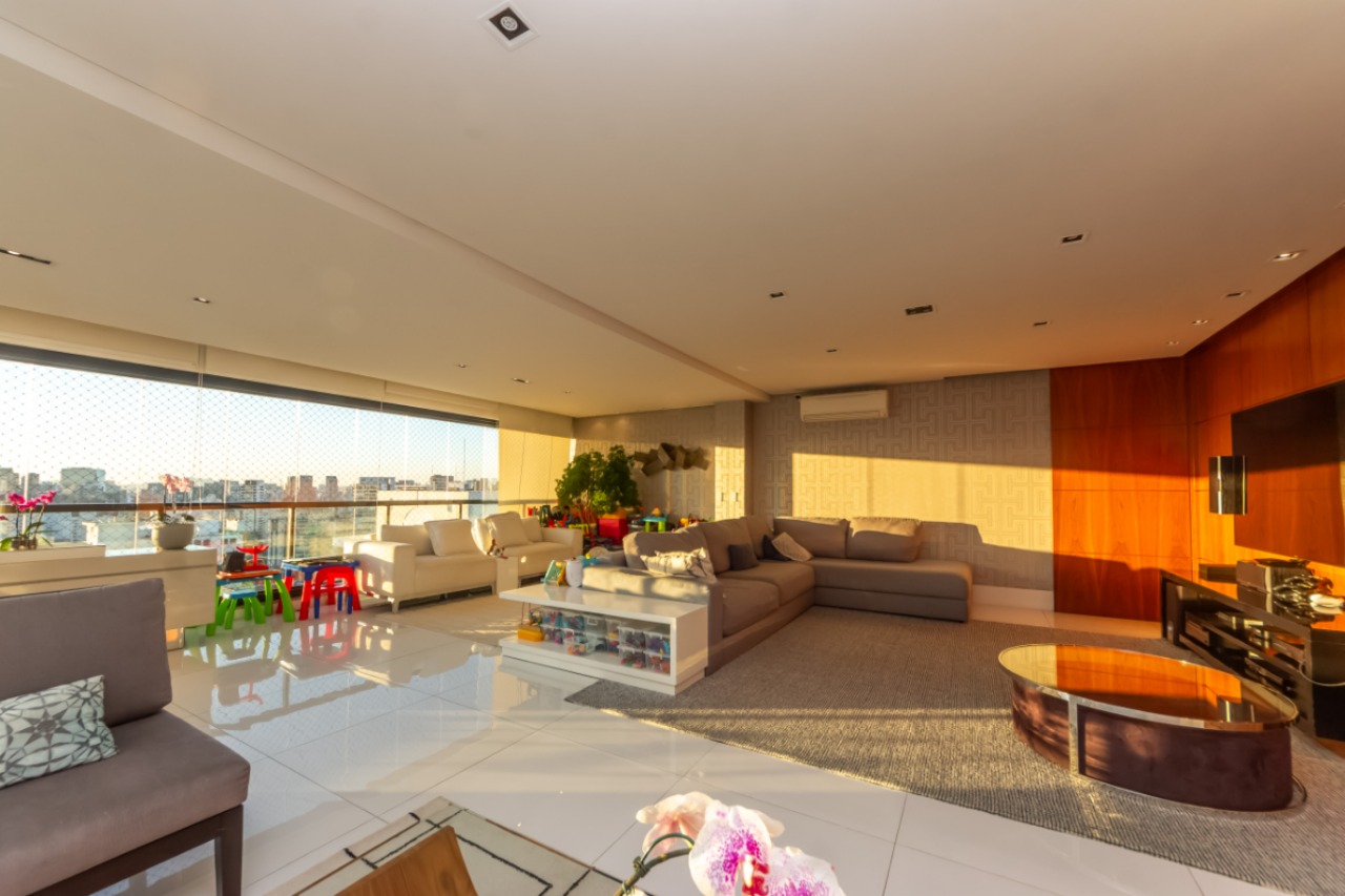 Apartamento, 3 quartos, 185 m² - Foto 1