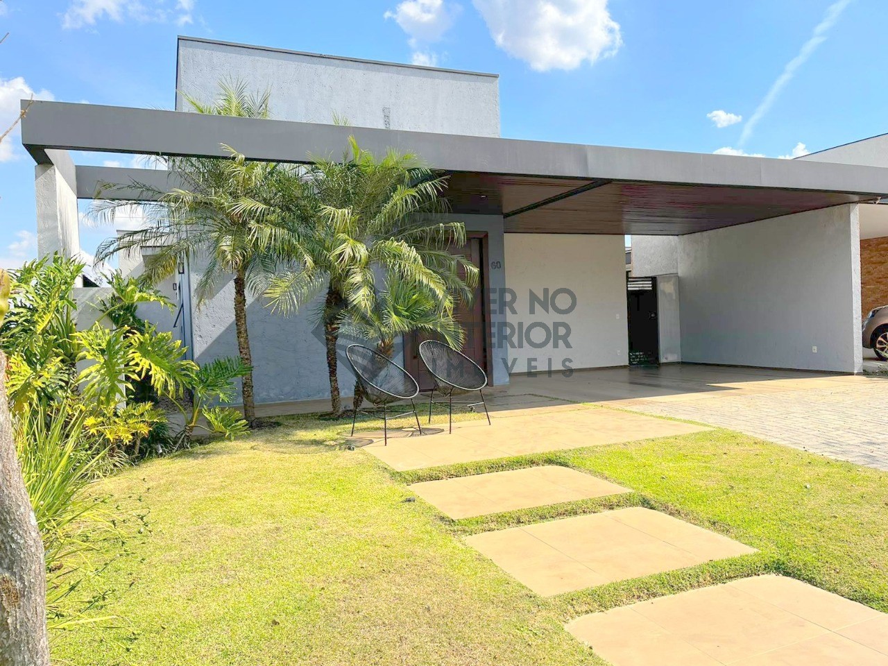 Casa 03 dorm 1 suíte 2 demi-suítes escritório , piscina 230 