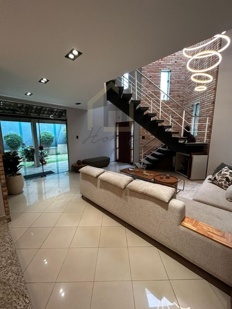 Casa, 3 quartos, 295 m² - Foto 1