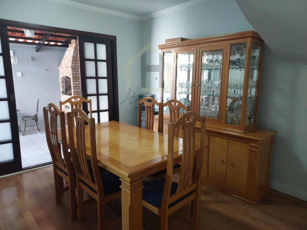 Casa, 3 quartos, 159 m² - Foto 1