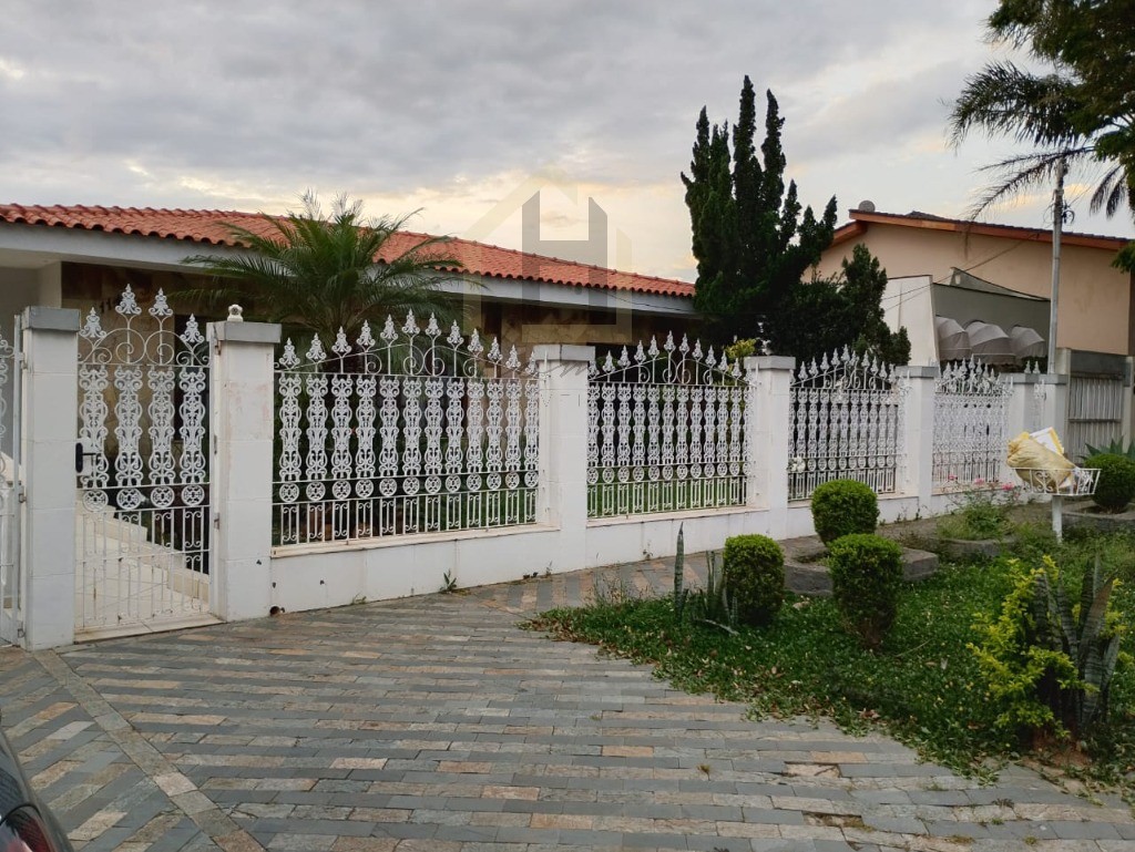 Casa, 3 quartos, 343 m² - Foto 1