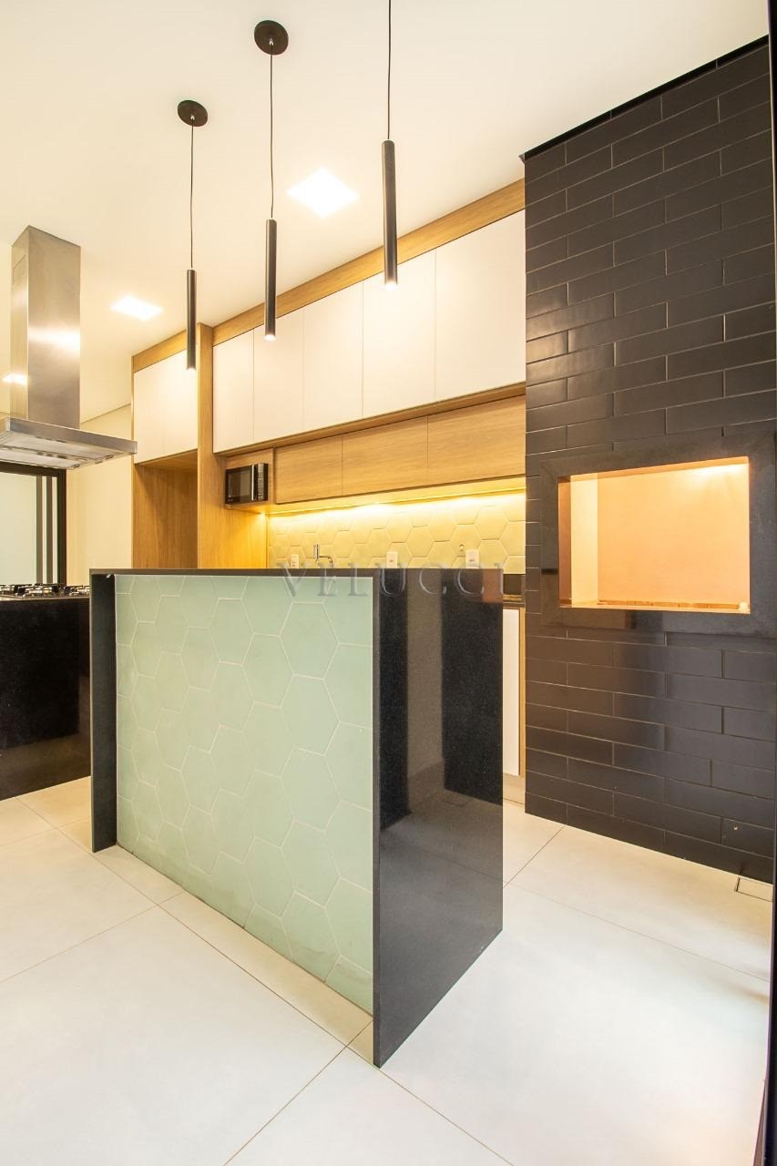 Casa, 3 quartos, 200 m² - Foto 1