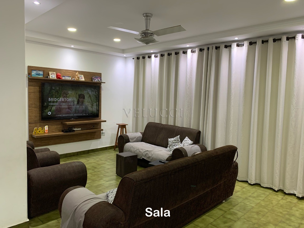 Casa, 4 quartos, 213 m² - Foto 1