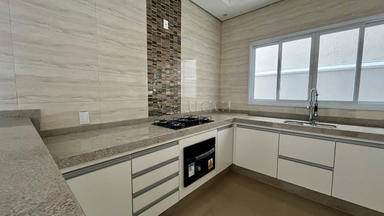 Casa, 3 quartos, 211 m² - Foto 2