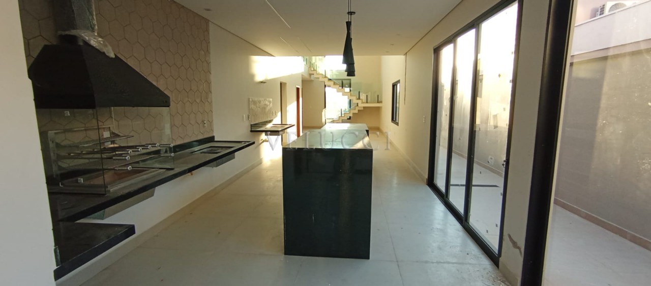 Casa, 3 quartos, 226 m² - Foto 1