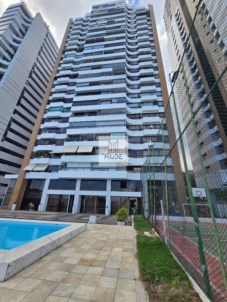 Apartamento para alugar com 3 quartos, 134m² - Foto 2