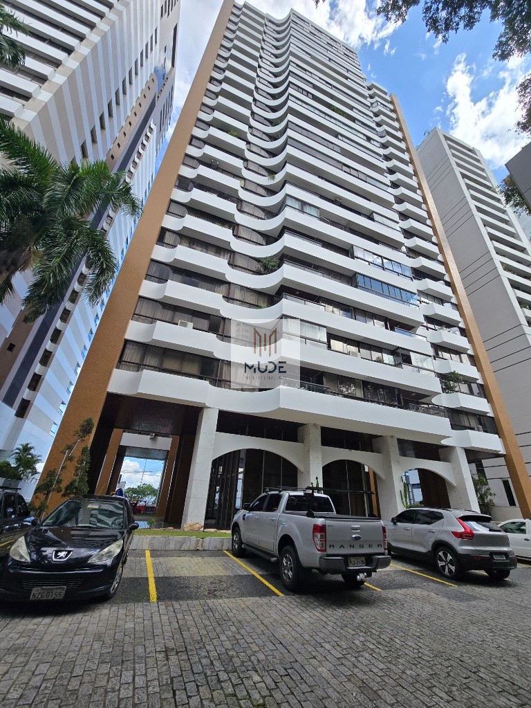 Apartamento para alugar com 3 quartos, 134m² - Foto 1