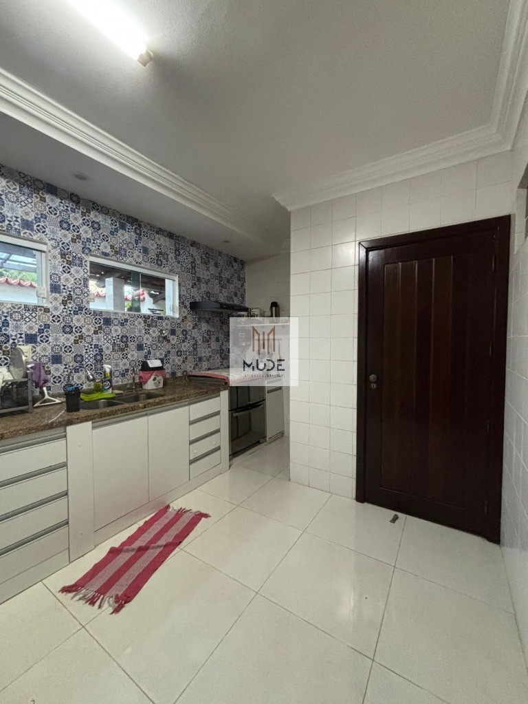 Casa à venda com 5 quartos, 307m² - Foto 12