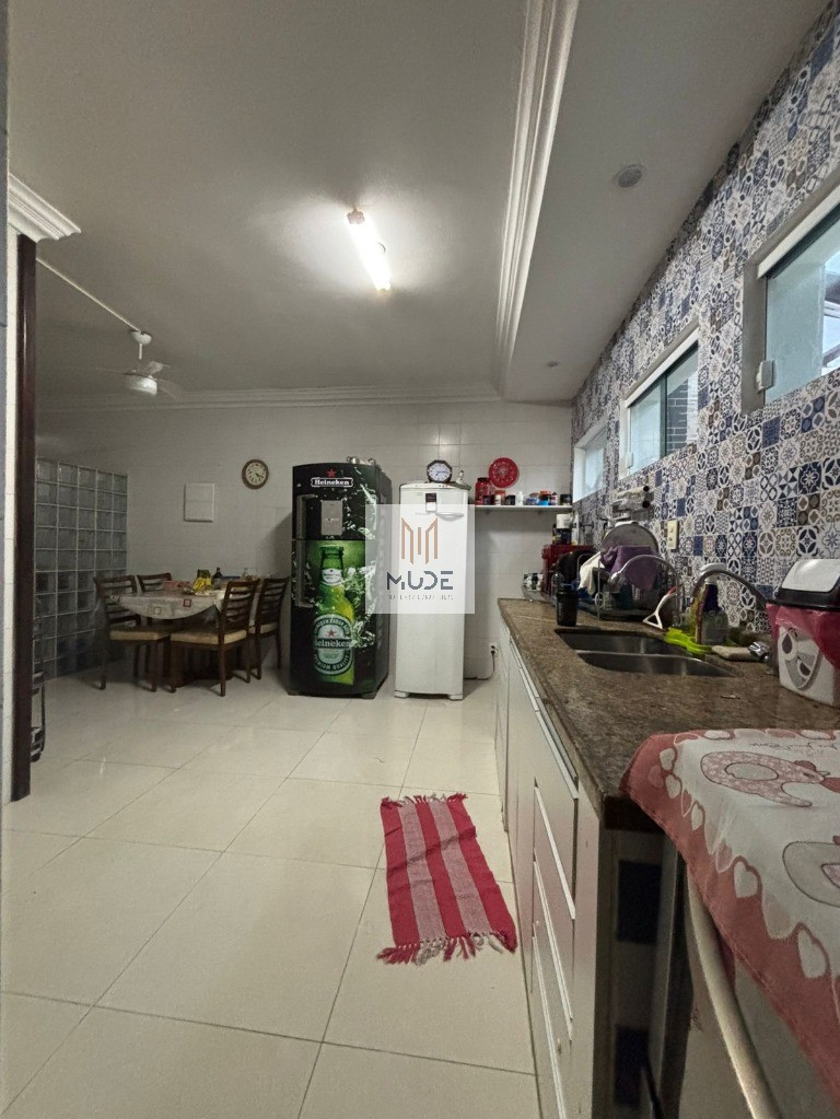 Casa à venda com 5 quartos, 307m² - Foto 11