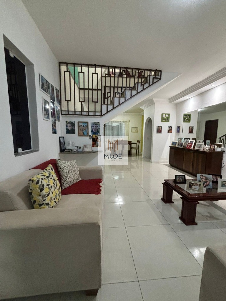 Casa à venda com 5 quartos, 307m² - Foto 3