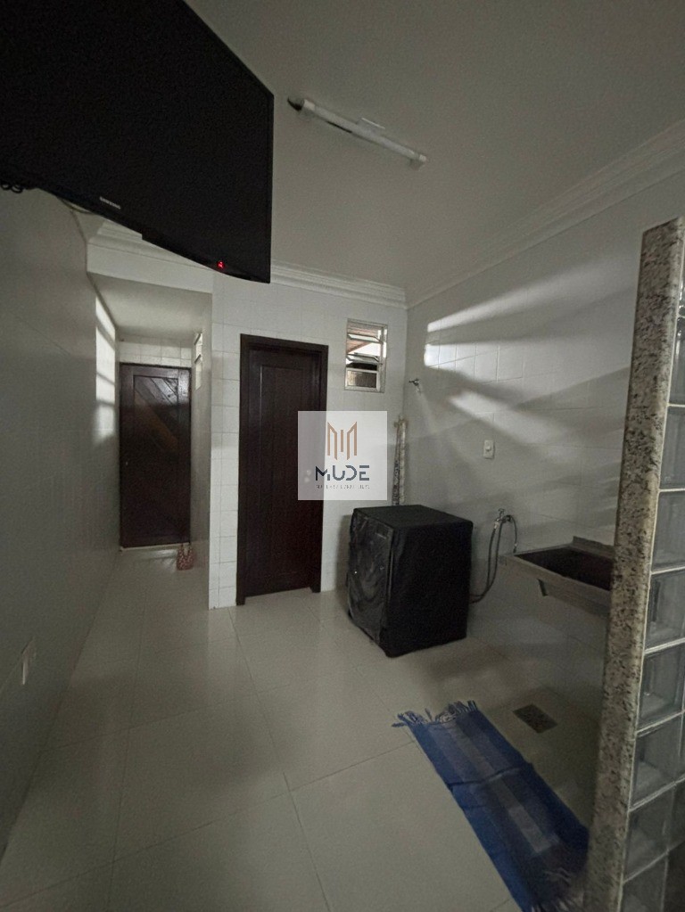 Casa à venda com 5 quartos, 307m² - Foto 13