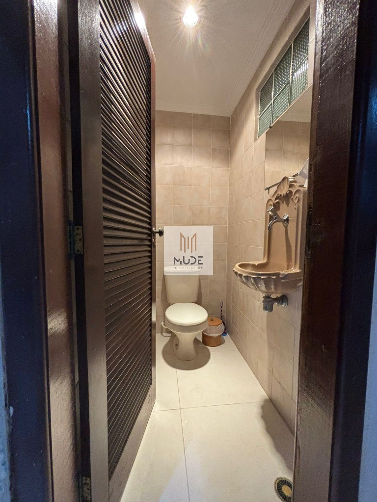 Casa à venda com 5 quartos, 307m² - Foto 9