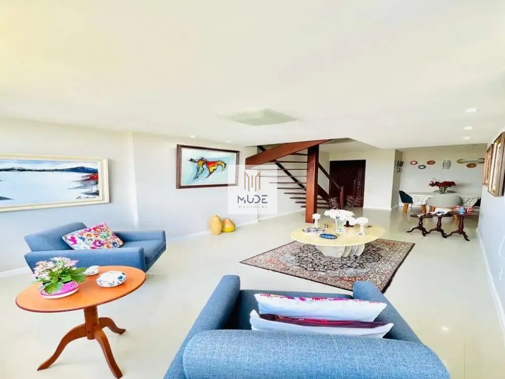 Cobertura, 3 quartos, 210 m² - Foto 1