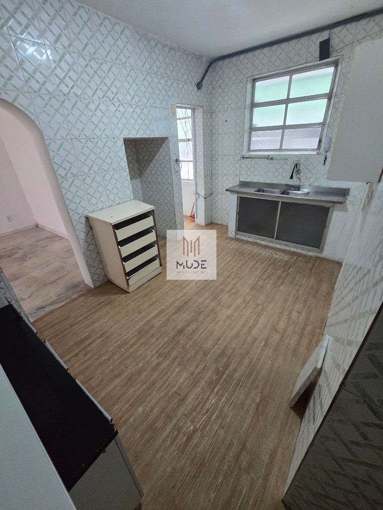 EDIFÍCIO MAIZA Apartamento para Locação no Corredor da Vitória com área de 192m² - 5 Quartos, 1 Suíte, Varanda - Salvador/BA