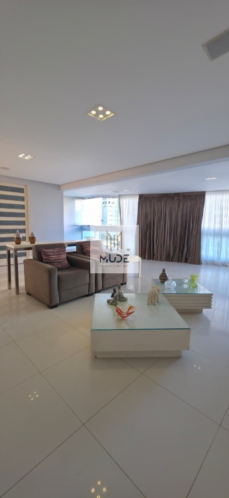 Apartamento, 3 quartos, 195 m² - Foto 2