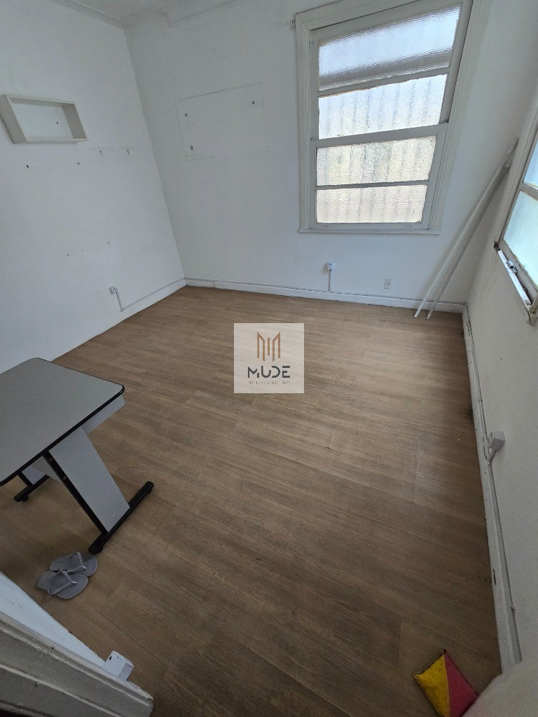 EDIFÍCIO MAIZA Apartamento para Locação no Corredor da Vitória com área de 192m² - 5 Quartos, 1 Suíte, Varanda - Salvador/BA