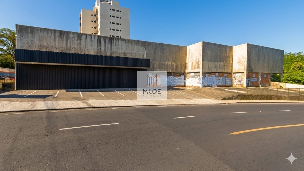 Loja-Salão, 840 m² - Foto 1