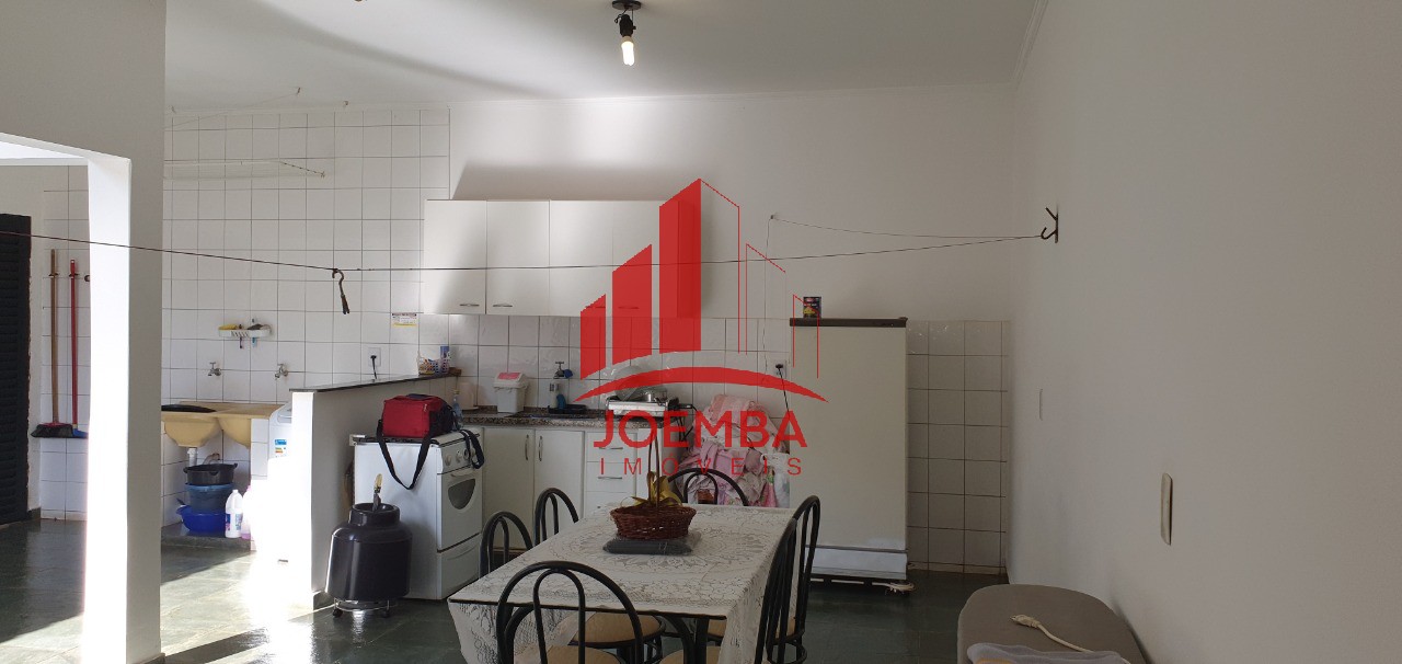 Casa com 3 quartos à venda, 269m² — foto 33 de 35