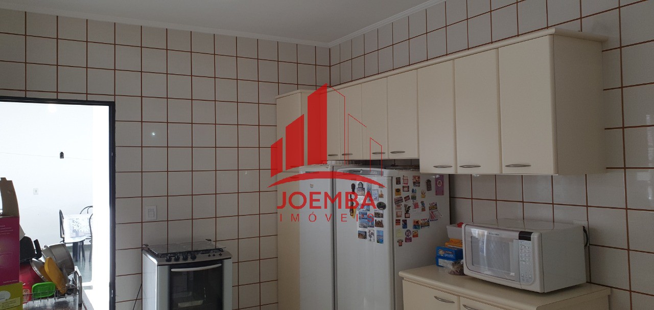 Casa com 3 quartos à venda, 269m² — foto 25 de 35
