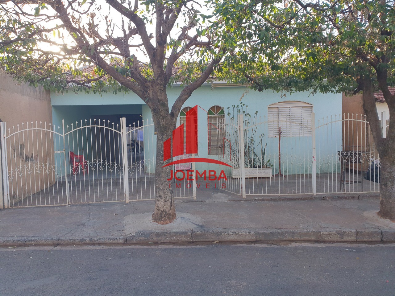 Casa com 3 quartos à venda, 136m² — foto 1 de 17