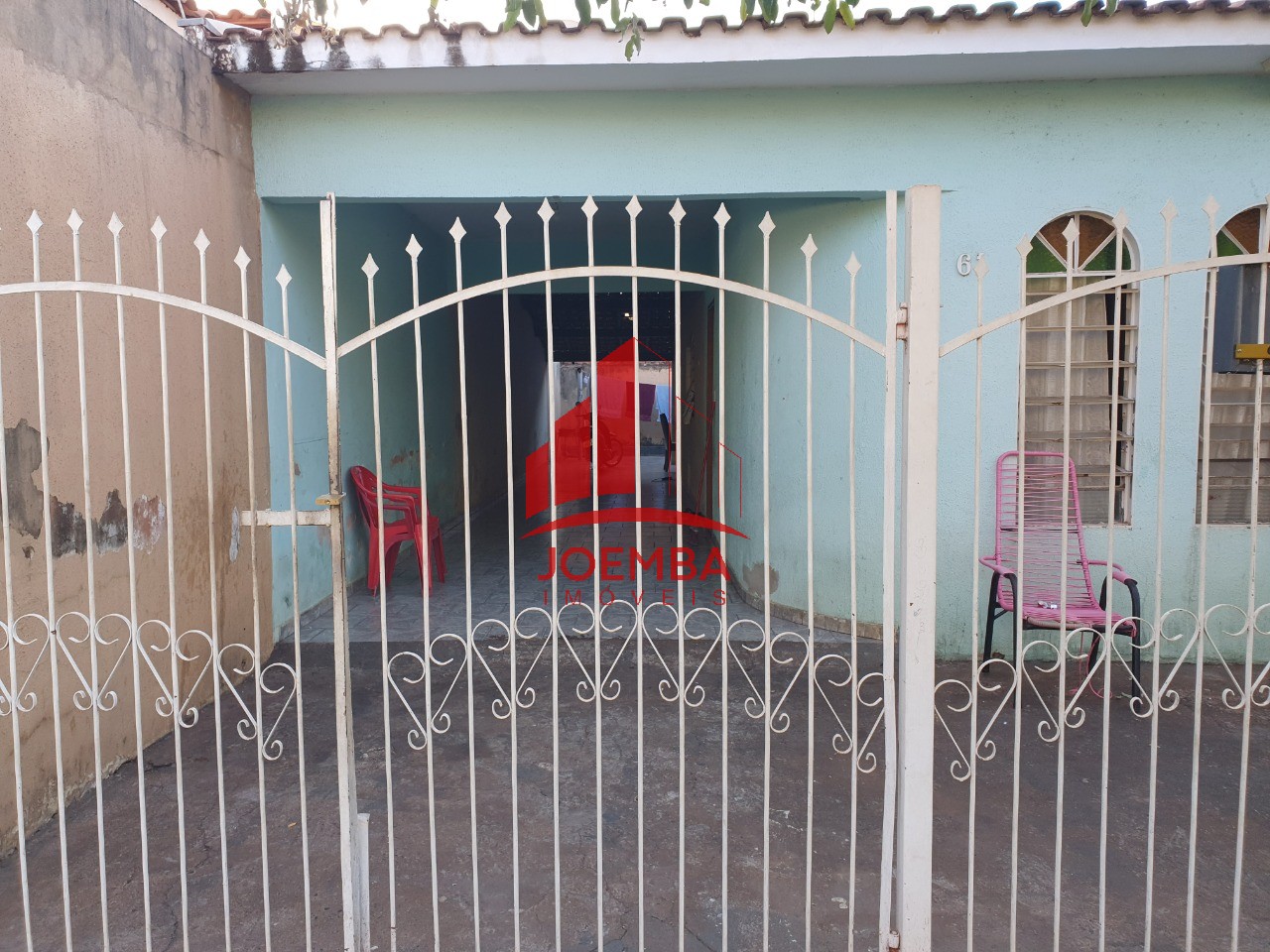 Casa com 3 quartos à venda, 136m² — foto 2 de 17