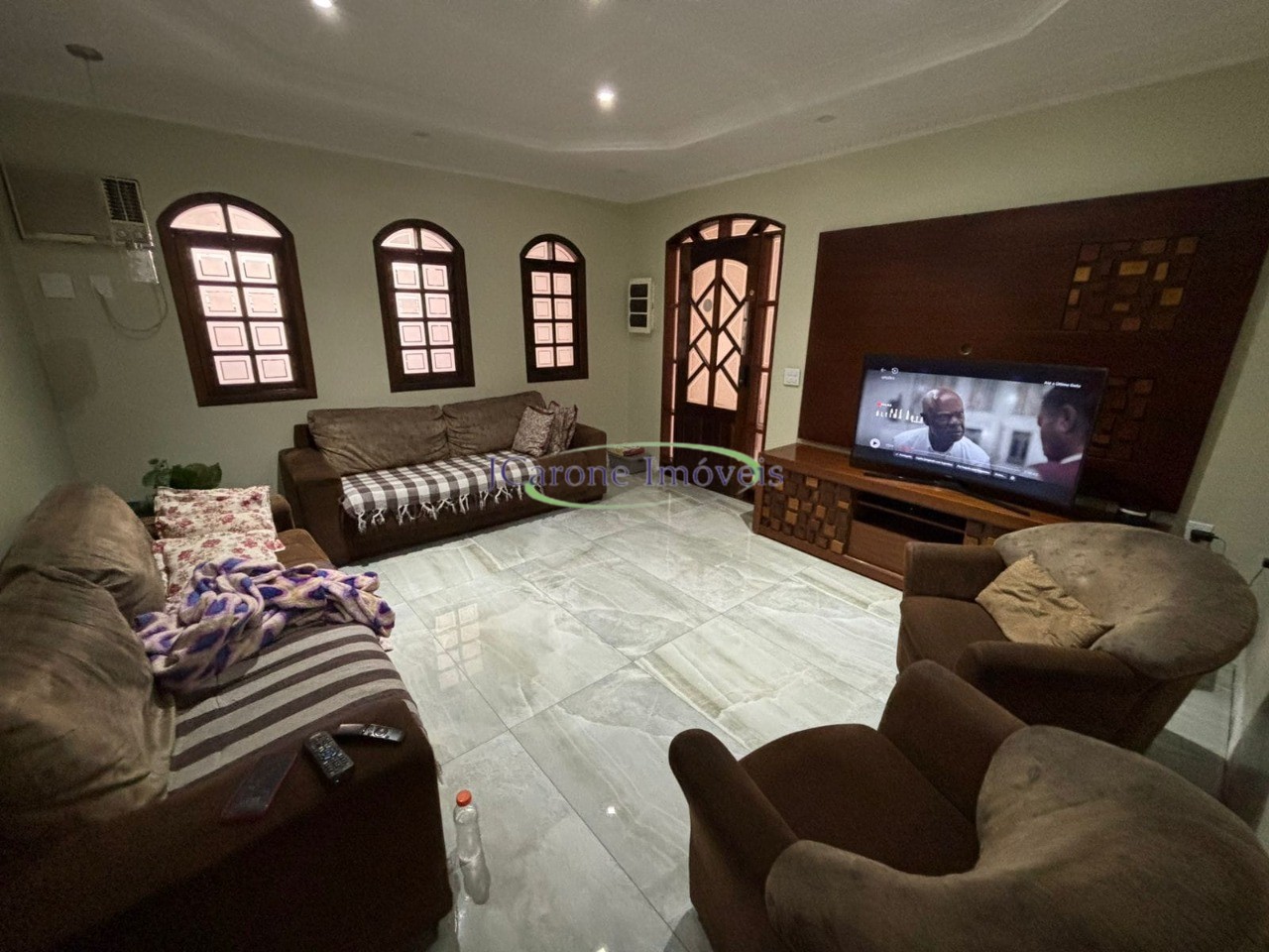 Casa, 3 quartos, 270 m² - Foto 1