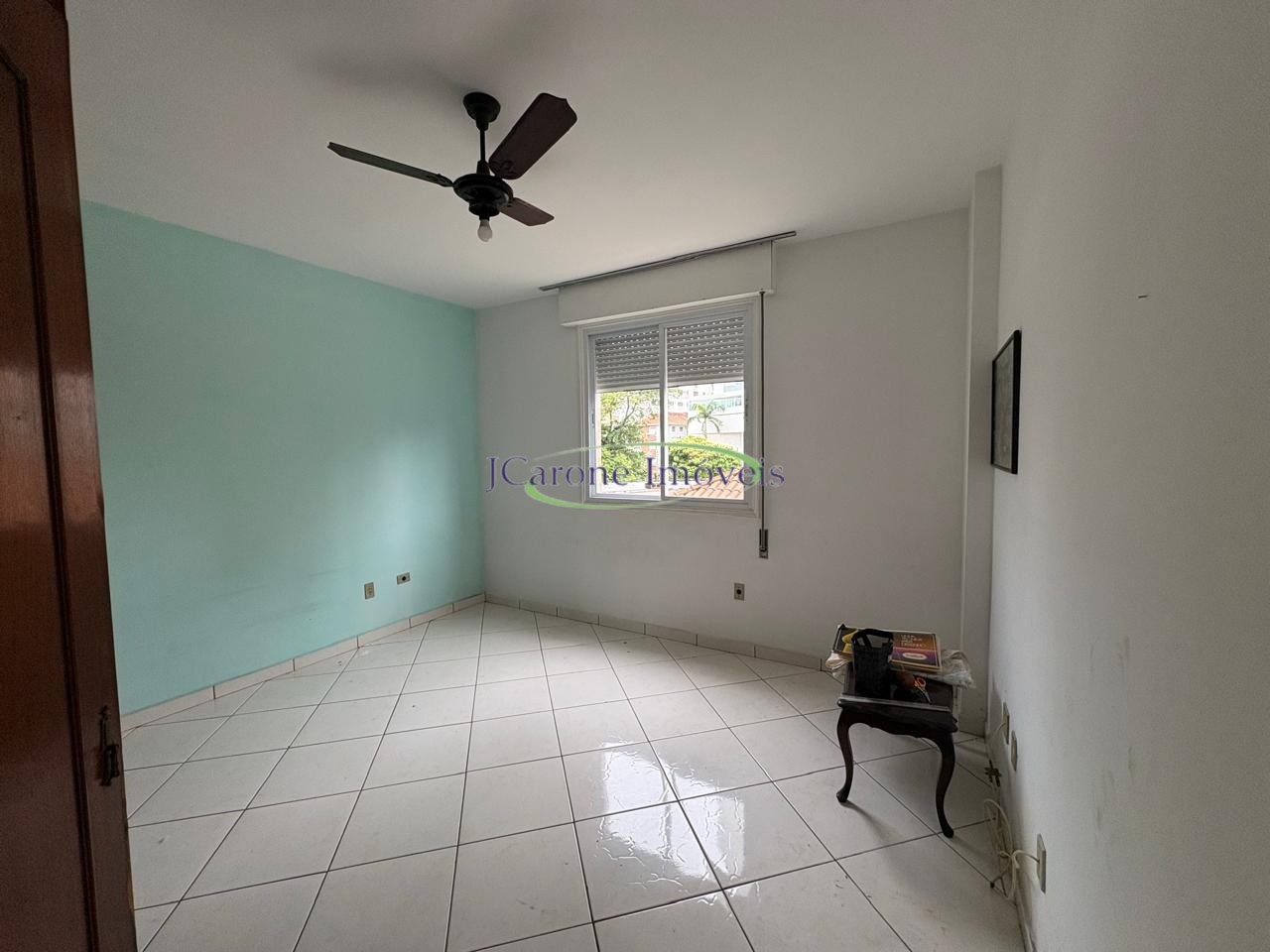 Venda de amplo apartamento de 120 m² com suíte e localização
