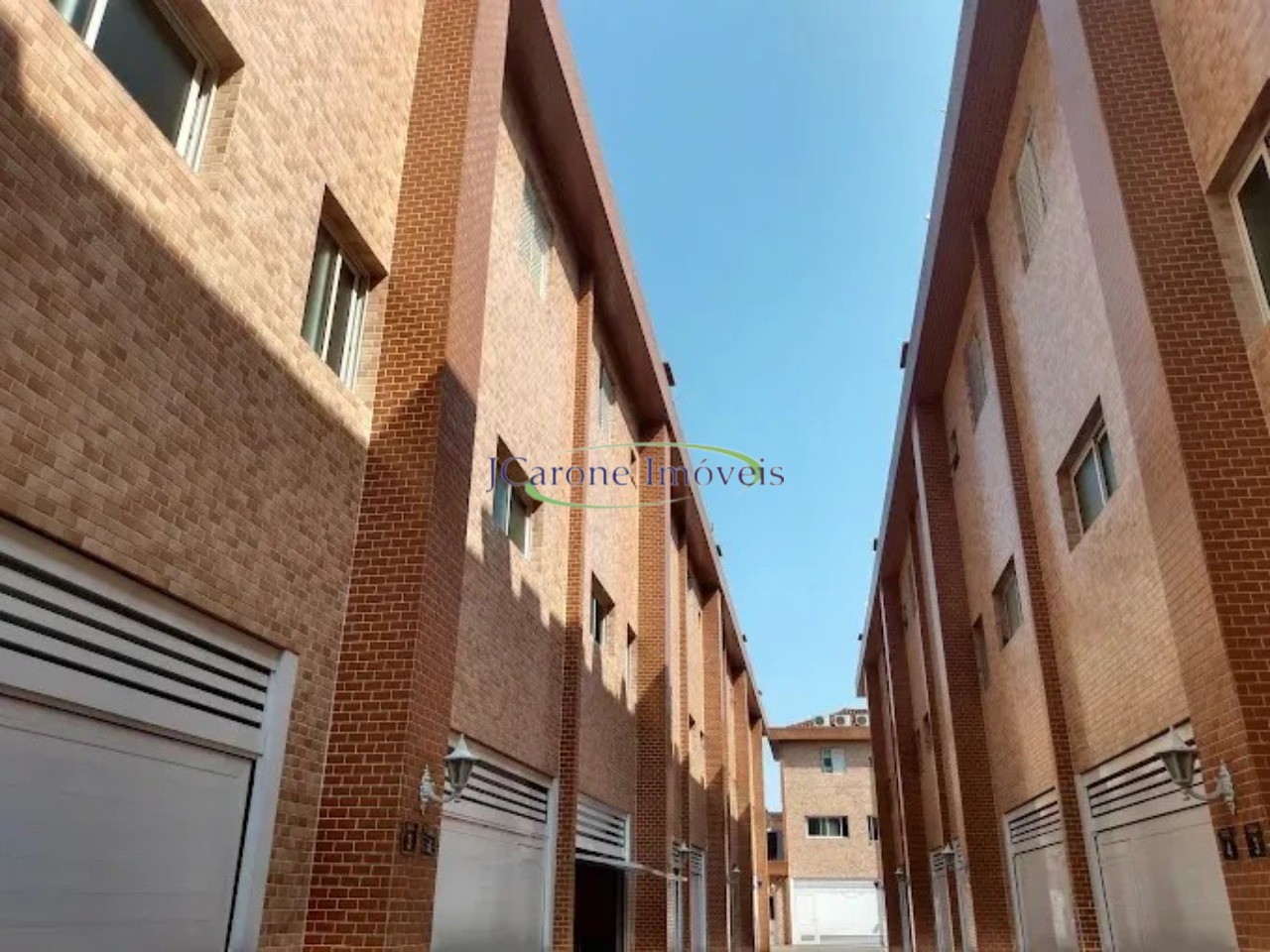 Venda de casa em villágio com 106 m² 2 suítes churrasqueira 