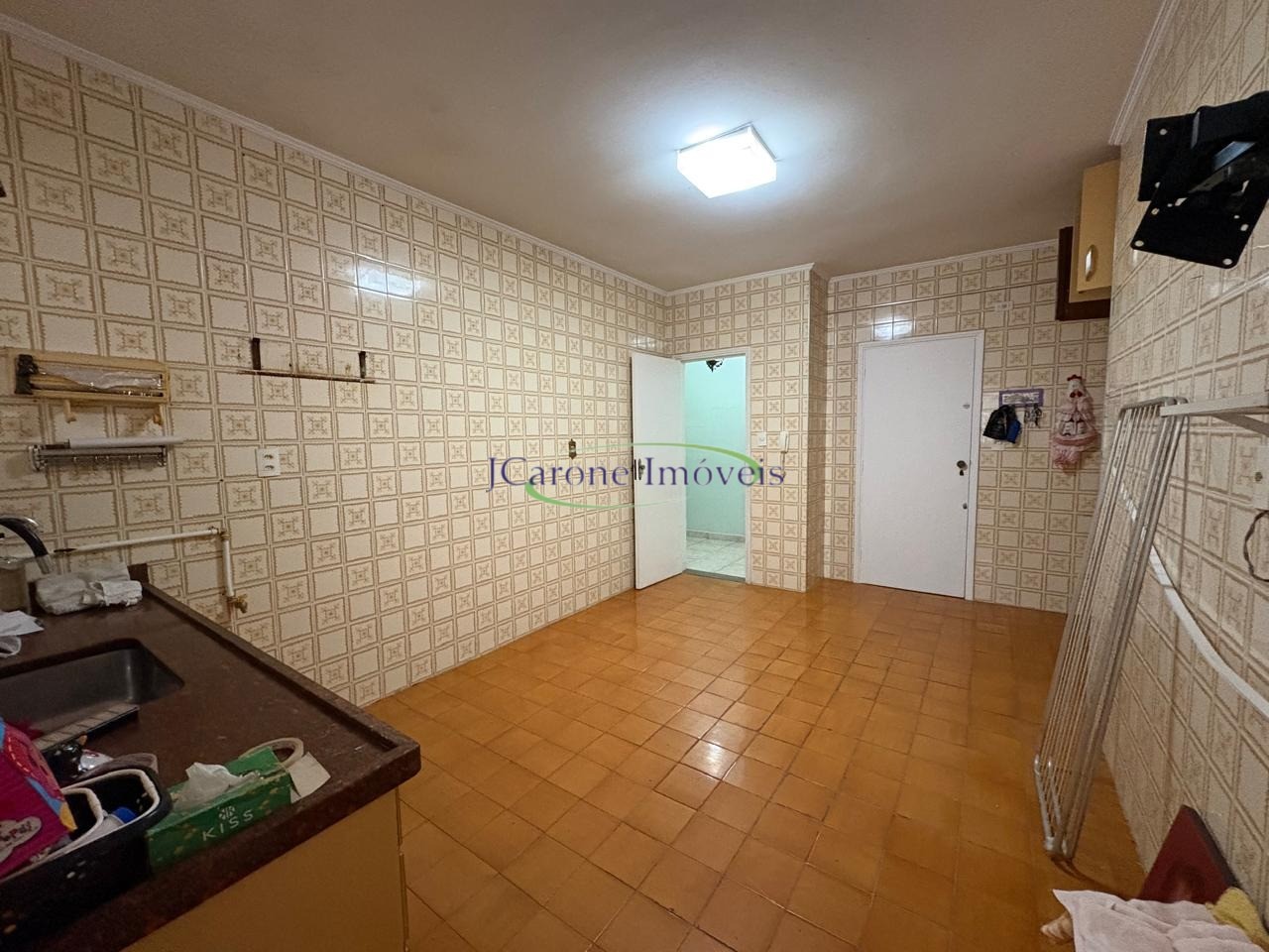 Venda de amplo apartamento de 120 m² com suíte e localização