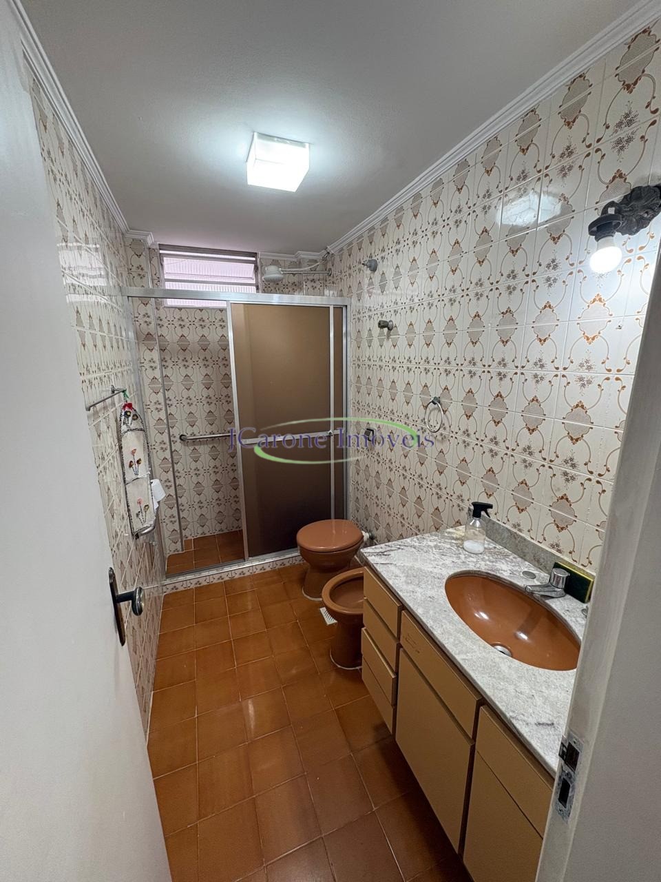 Venda de amplo apartamento de 120 m² com suíte e localização