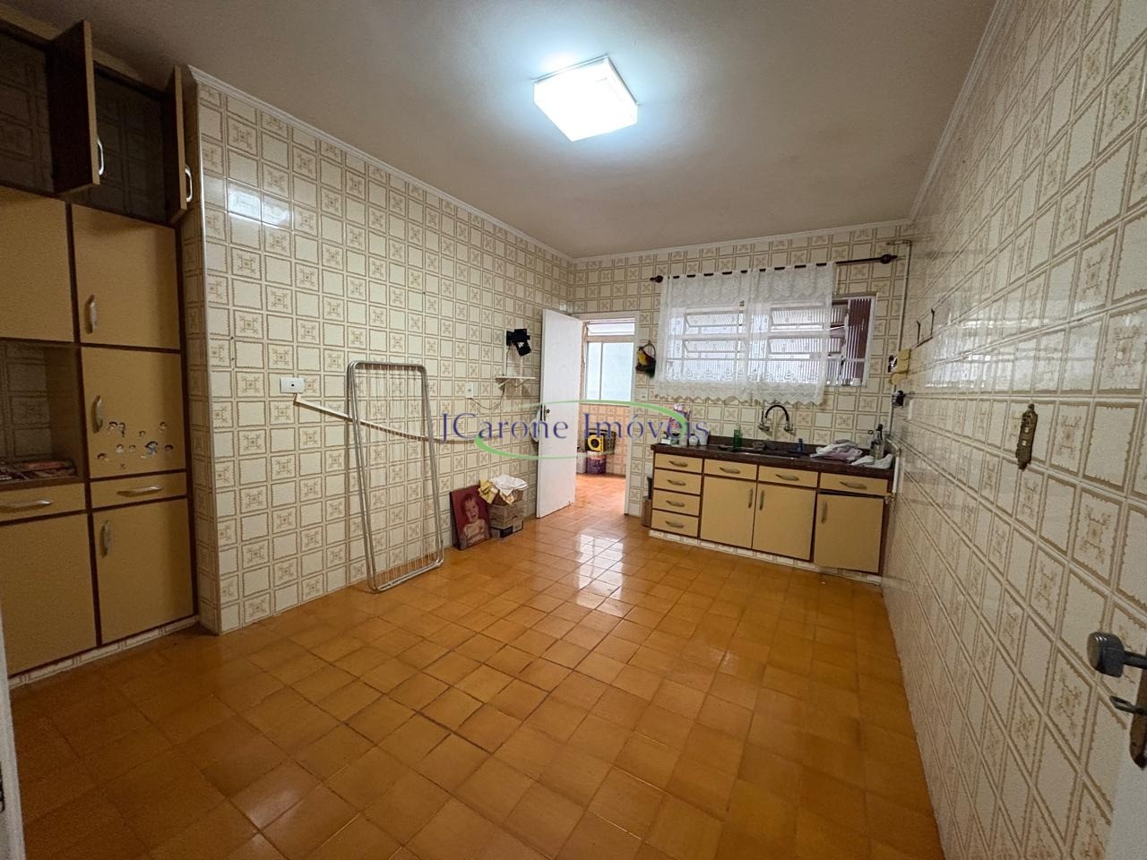 Venda de amplo apartamento de 120 m² com suíte e localização
