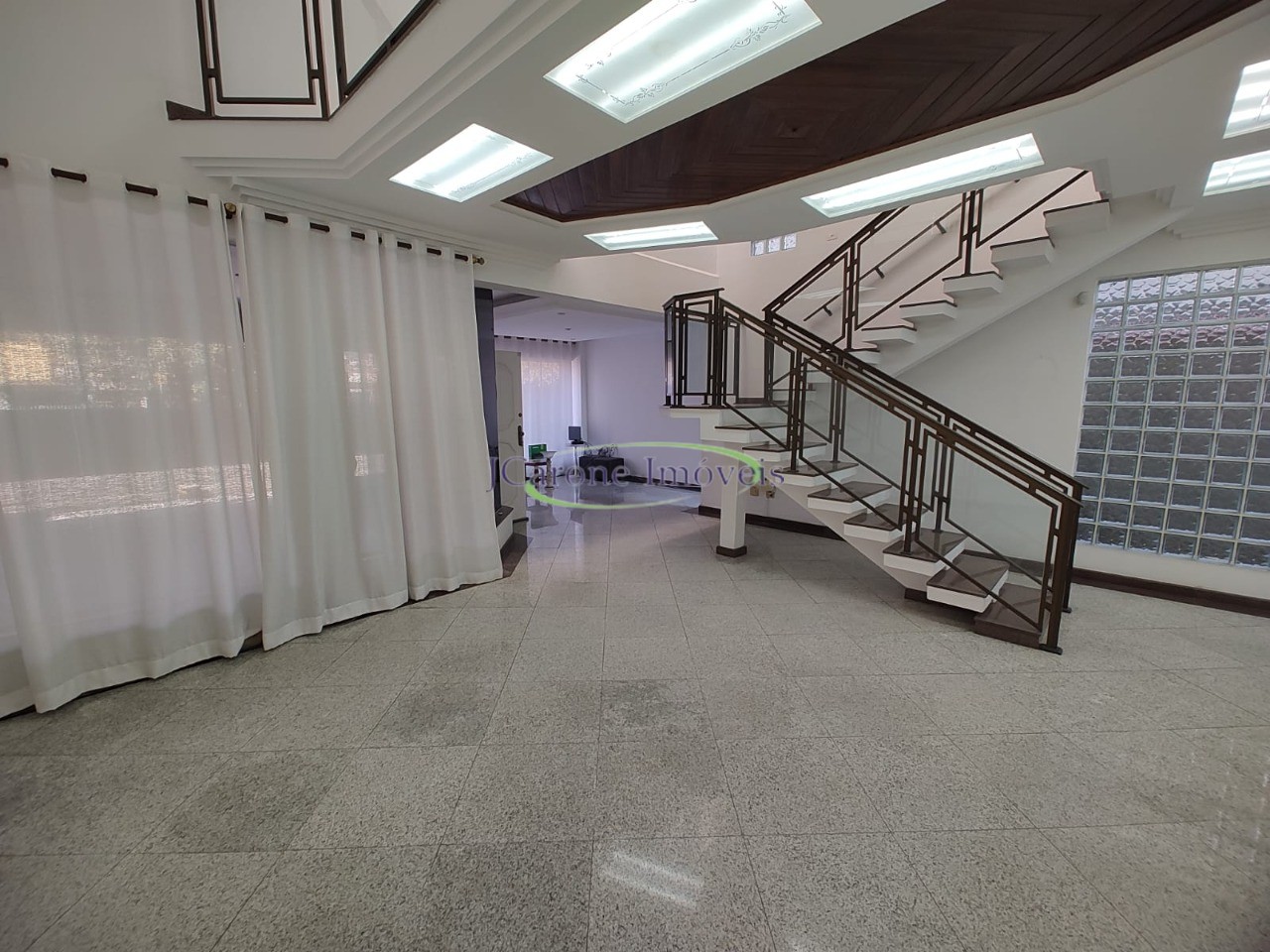 Casa, 3 quartos, 330 m² - Foto 1